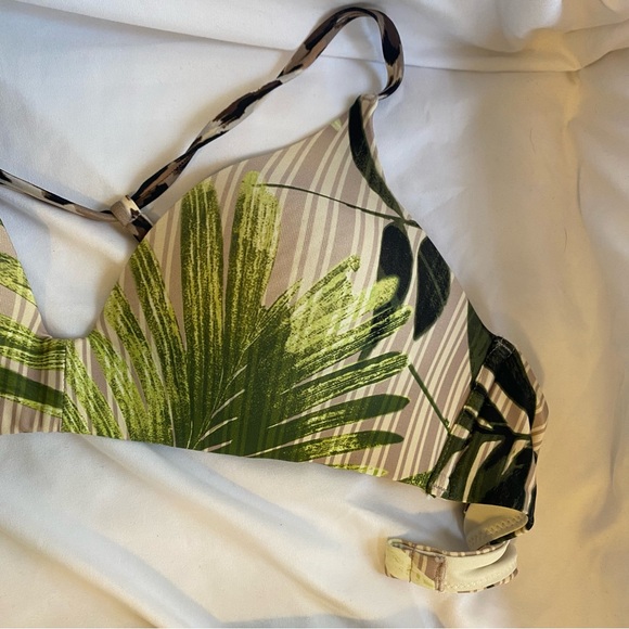 Vince Camuto Swim collection 2-Piece Swim suit in Green Multi Size M for both - Picture 8 of 8